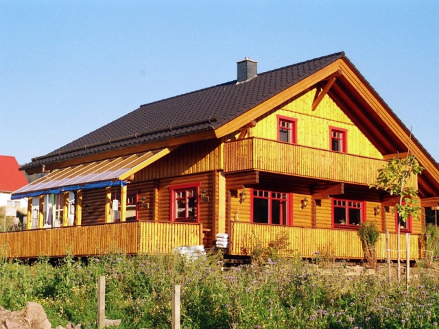 alternativ auch Bio-Holzhaus, Öko-Holzhaus, Bio-Fertighaus, Öko-Fertighaus oder Holzständerhaus genannt